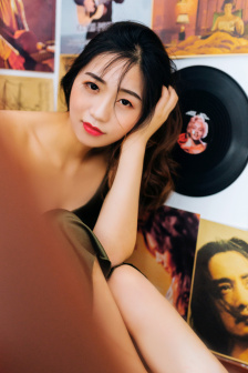 小不点爱吃肉混JIN